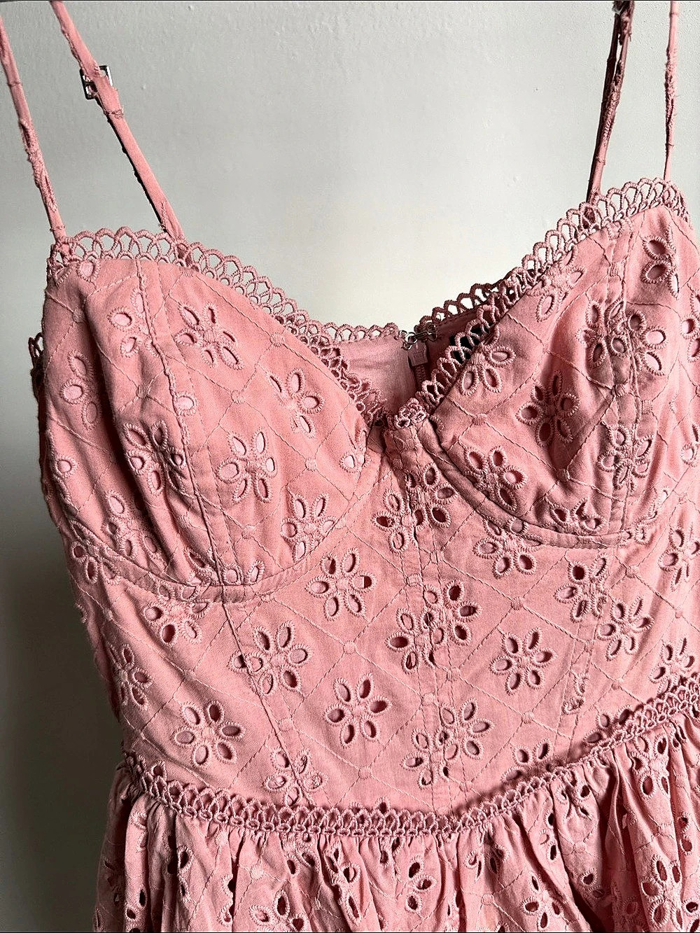 NBD Eyelet Lace Mini Dress in Pink Size Small Like New - Picture 4 of 11